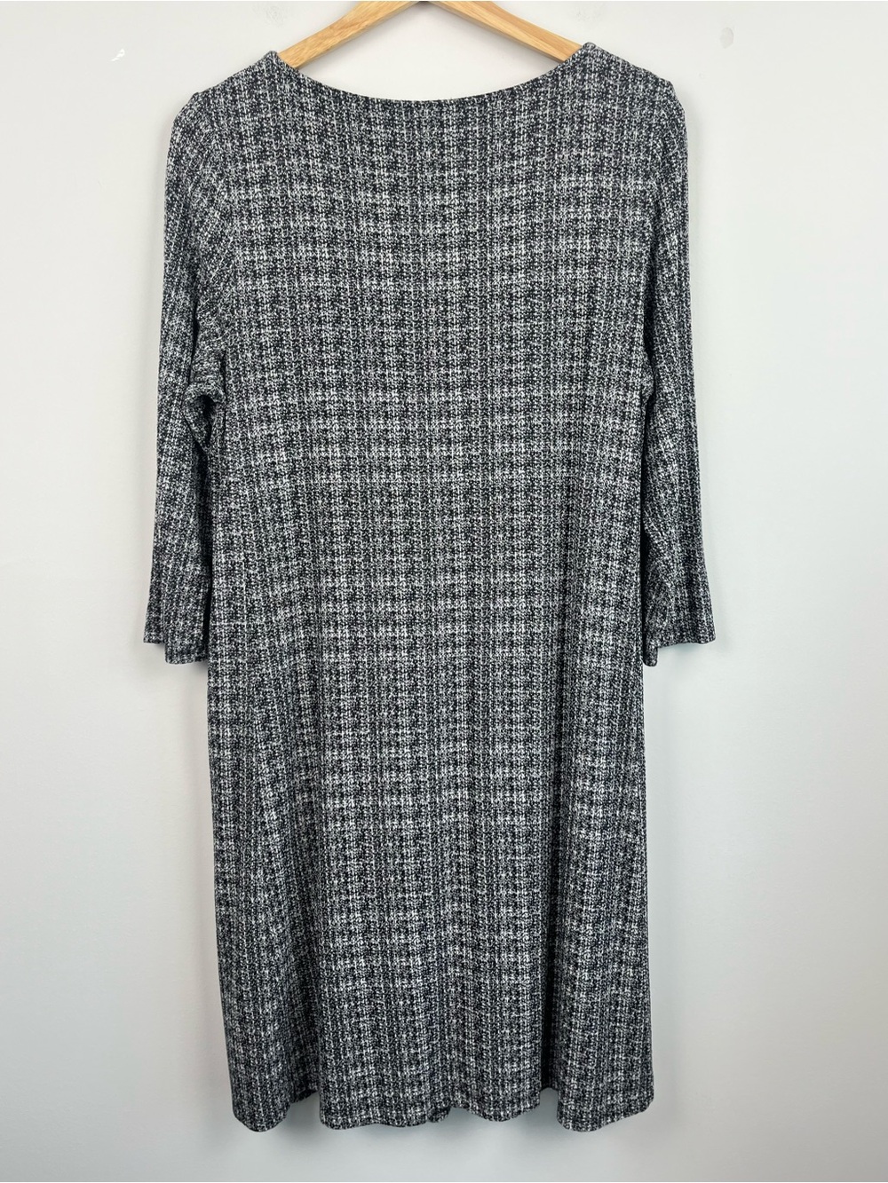 J.Jill Wearever gray & black rayon spandex 3/4 sleeve shift dress, medium. - Picture 2 of 6